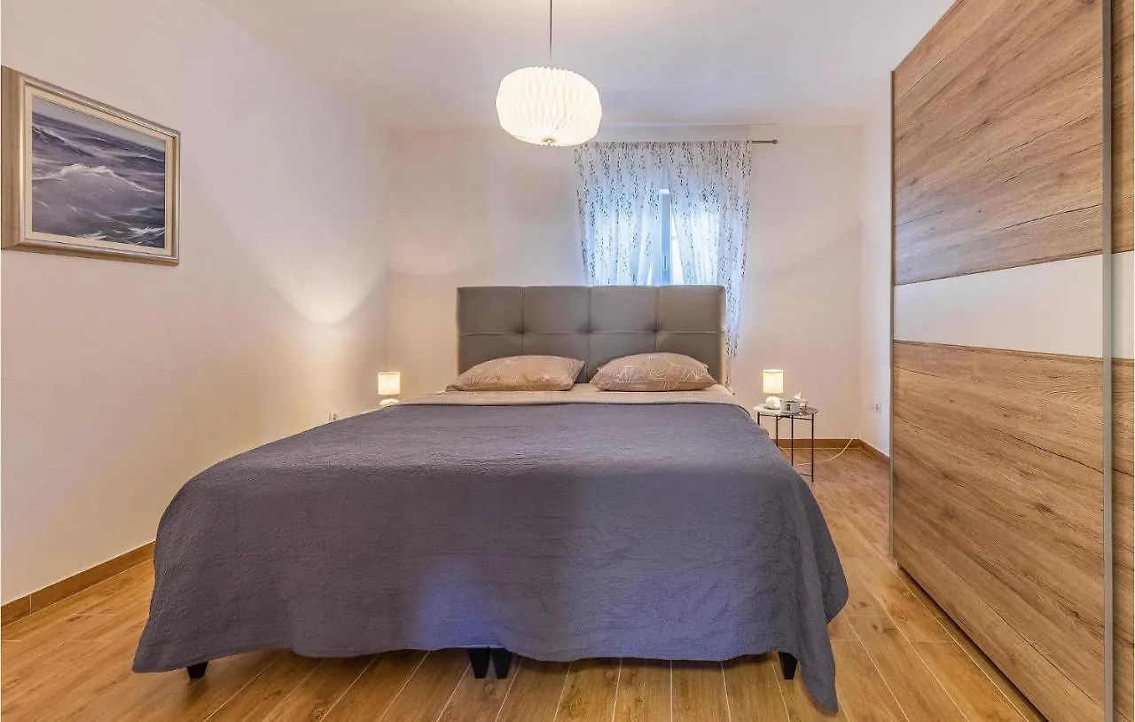 2 Bedroom Awesome Apartment In Medulin