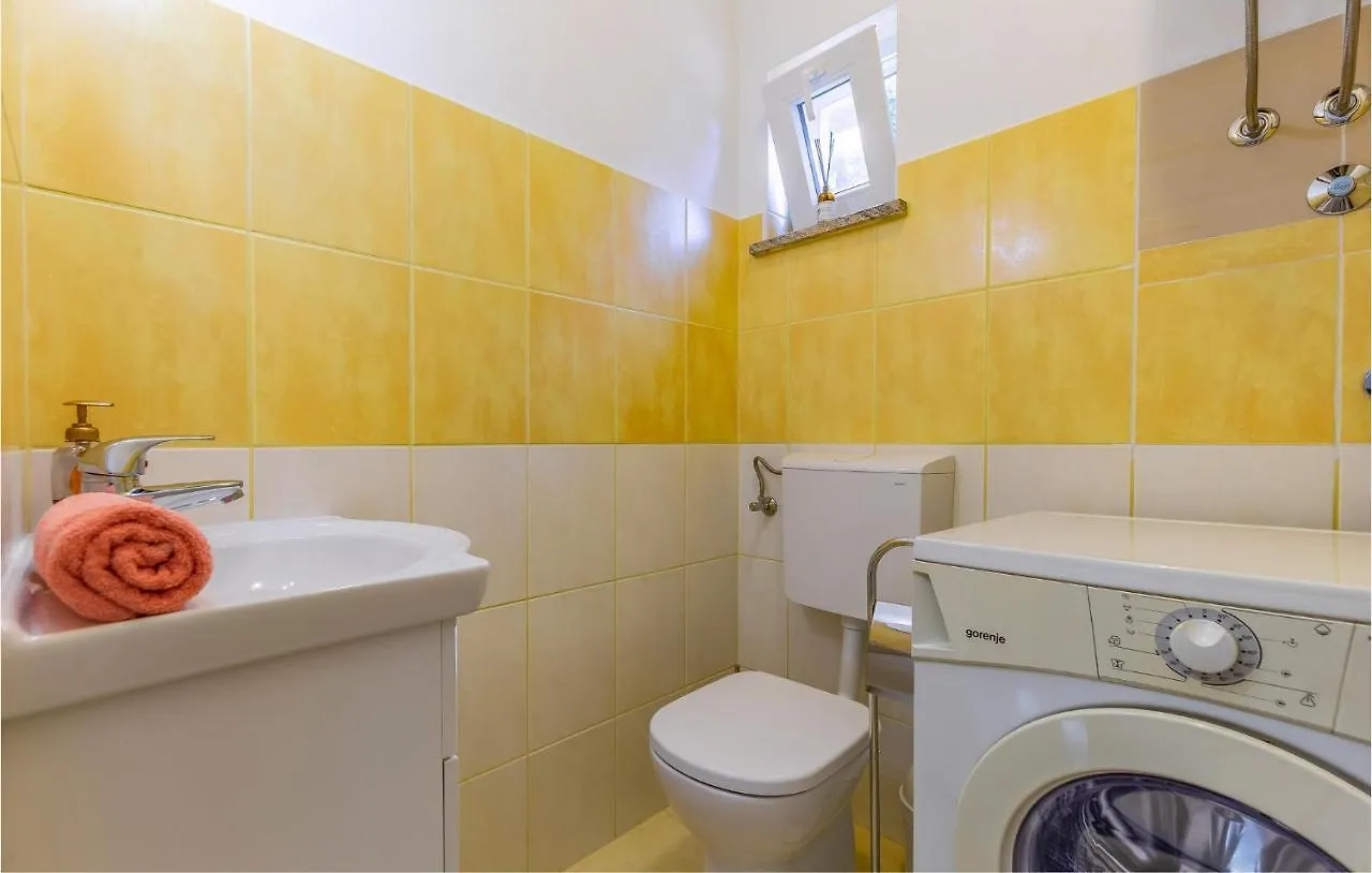 2 Bedroom Awesome Apartment In Medulin